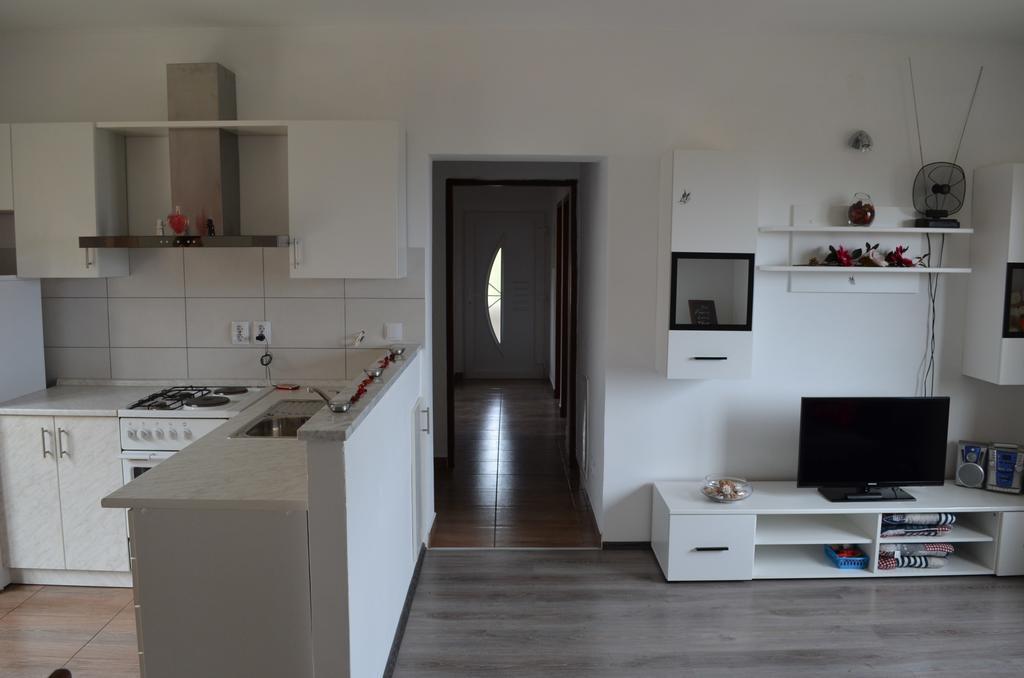 Apartments Nina バスカ エクステリア 写真